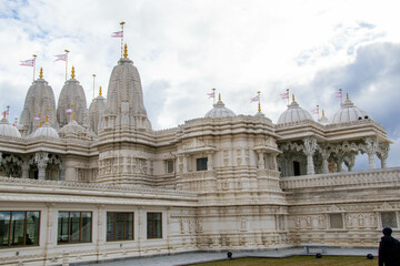 Obraz premium The BAPS Shri Swaminarayan Mandir in Etobicoke, Toronto, Ontario, Canada