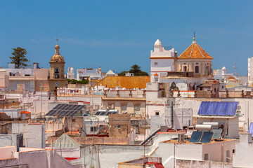 View of the roofs of Cadiz from above on a sunny day. - 775381918