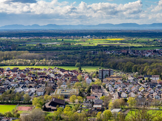 Blick in die Rheinebene zwischen Karlsruhe und Mannheim