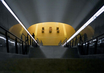 駅の階段とエスカレーター / Station stairs and escalators