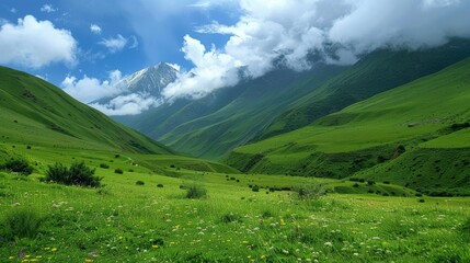 Obraz premium Green hill with a huge cloud