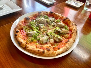 休日ランチ 出来立て熱々牡蠣のマリナーラ