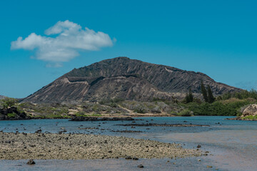 Koko Crater (Hawaiian: Kohelepelepe or Puʻu Mai) is an extinct tuff cone located on the Hawaiian...