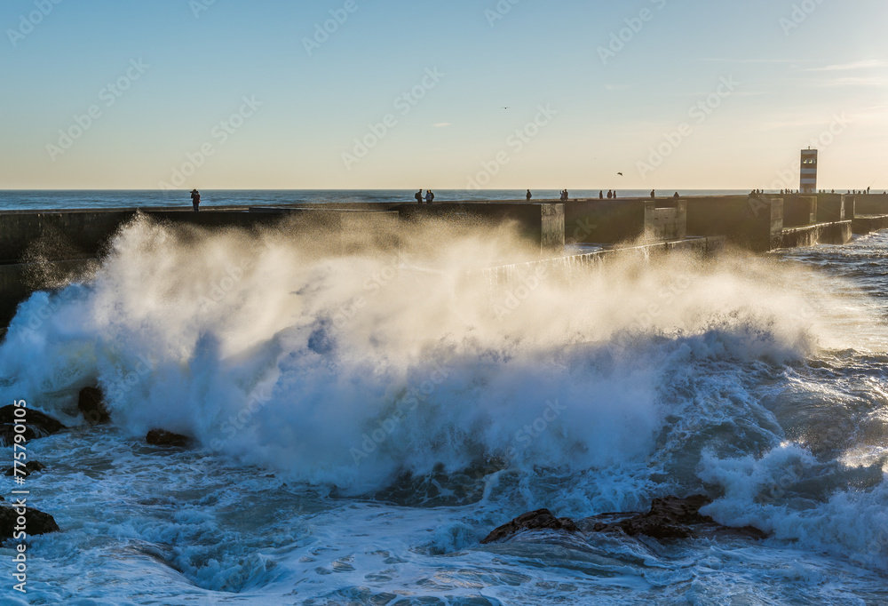 Wall mural Atlantic Ocean waves in Foz do Douro area of Porto city, Portugal