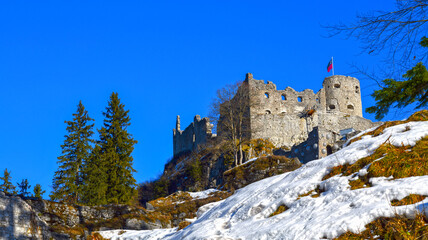 Ruine der Burg Ehrenberg in Reutte, Tirol (Österreich) 
