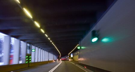 Der Arlberg-Straßentunnel in Richtung Innsbruck (Tirol, Österreich)

