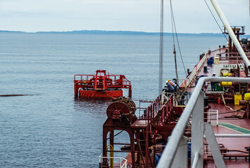 Offshore oil loading from single buoy mooring into oil tanker