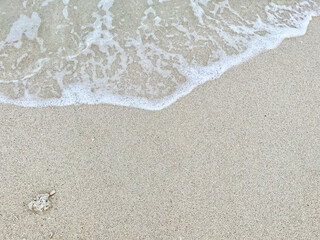 沖縄の綺麗な波