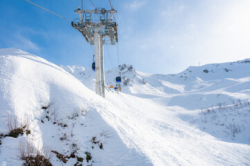 chair lift for skiing - 775995387