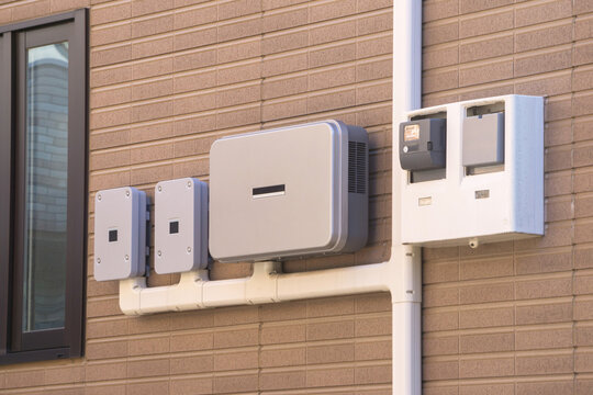蓄電池　パワーコンディショナー　電気メーター