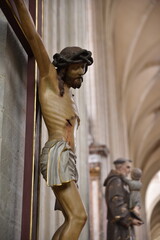 Christ en croix à l'église - 776124151