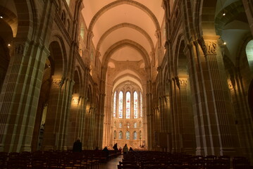 Nef de la cathédrale d'Autun en Bourgogne. France