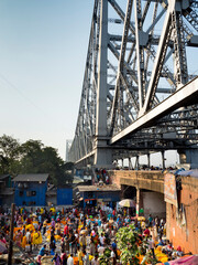 India, Kolkata, Howrah Bridge Mullick Ghat flower market