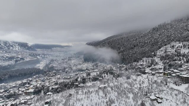 snow covered mountains in manali india 