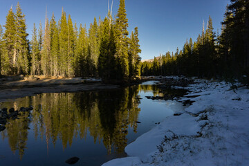 Obraz premium Winter River Reflections