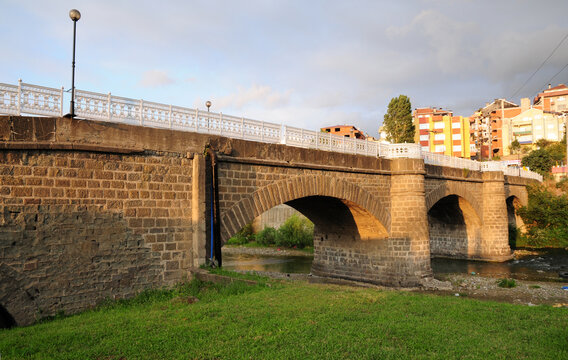 Located in Trabzon, Turkey, Degirmendere Bridge was built in 1891.