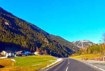 Die Reschenstraße B 180 von Pfunds in Richtung Landeck - Tirol (Österreich)