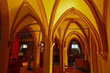Die Stiftskirche St. Juliana (Simultankirche) in Mosbach im Neckar-Odenwald-Kreis - obrazy, fototapety, plakaty