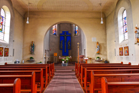 Innenansicht der katholischen Kirche St. Wendelinus in Limbach-Heidersbach im Neckar-Odenwald-Kreis