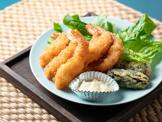 Fried shrimp and sauce on a plate