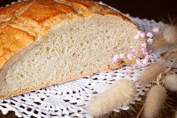 miche de pain sur la table