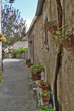 Corciano, vicoli, strade, case del vecchio borgo - Perugia, Umbria