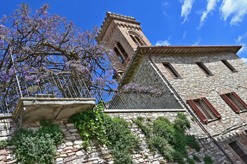 Corciano, il campanile della chiesa dell'Assunta nel vecchio borgo - Perugia, Umbria - obrazy, fototapety, plakaty