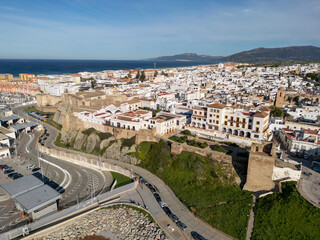 Obraz premium vista aérea del municipio de Tarifa en la provincia de Cádiz, Andalucía