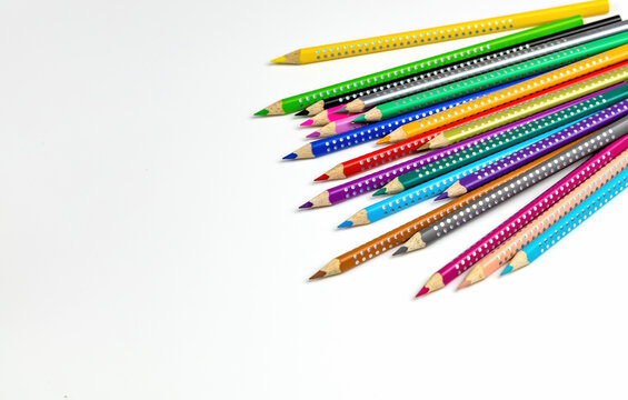 Colored pencils for drawing various colors for children.