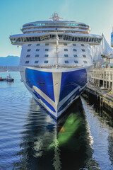 Kreuzfahrtschiff Royal geht auf Alaska-Kreuzfahrt von Vancouver, Kanada - Modern Princess...
