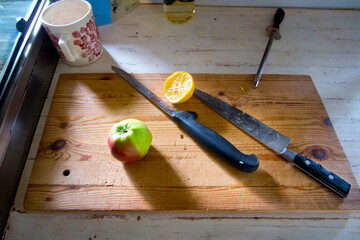 りんごを切る