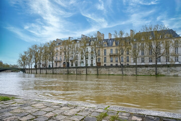 Paris, ile Saint-Louis, beautiful houses quai d’Anjou
- 777483101