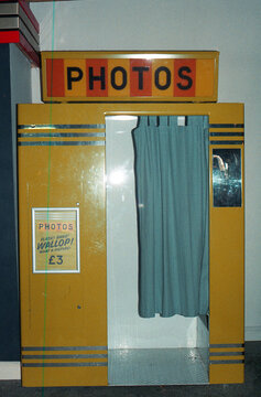Retro Photo Booth