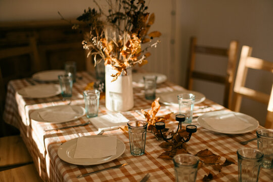 dried flowers on table scape for thanksgiving 