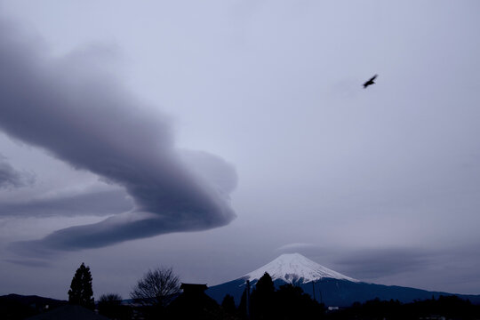 富士に吊るし雲