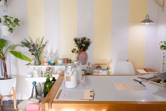 Natural cleaning tool kit station