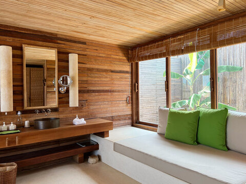  Luxury Room bathroom in a tropical villa