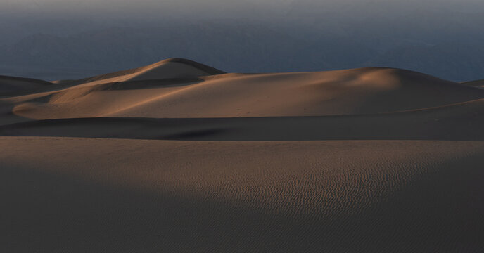 Simplicity in the Dunes. Death Valley. California (vt)