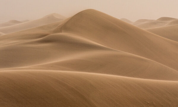 Windswept Sand Dunes. Death Valley. California (vt)