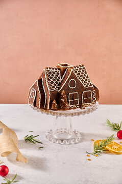 holiday gingerbread house 