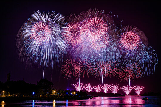 A 30 minutes' celebration fireworks of the Doube Tenth National Birthday at Yu Guang Island besides the Anping Harbor in Tainan City, southern Taiwan. - Powered by Adobe