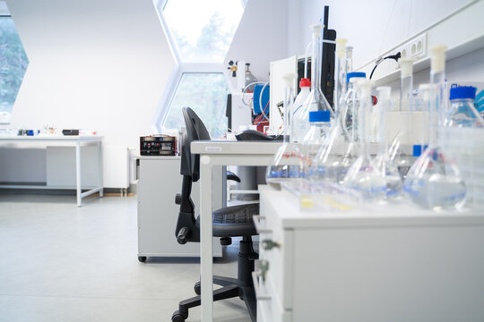 Workspace In The Modern Lab