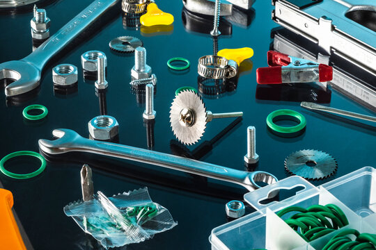 Hardware tools