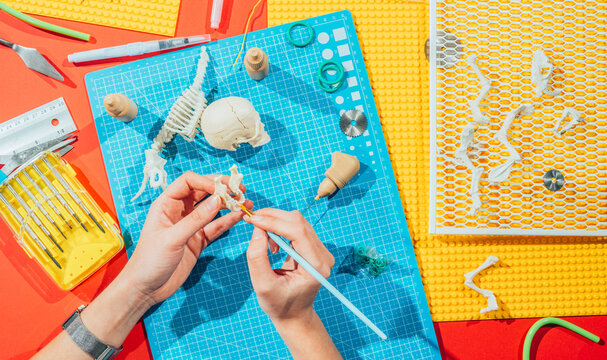 Miniature modeling workshop