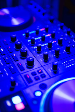 DJ controller