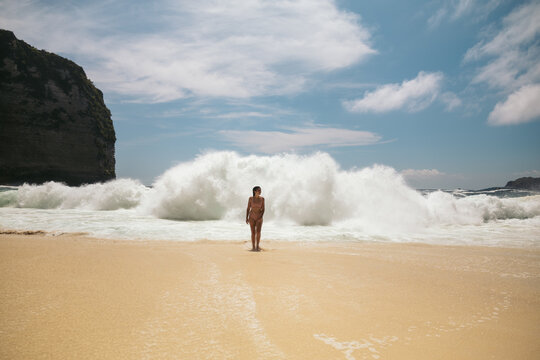 Woman at Kelingking beach