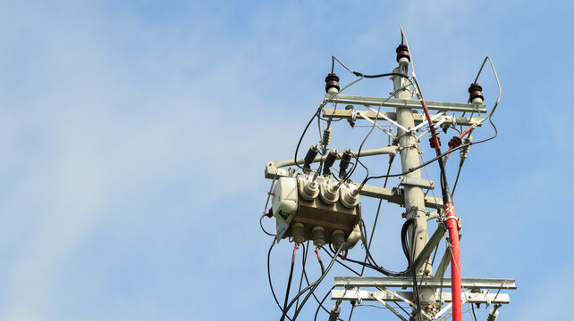 The recloser automatically cuts off the electric current by remote control from the control room