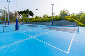 Outdoors sportive facilities with pickleball courts