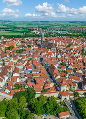 Ausblick auf die pittoreske Stadt Nördlingen im Rieskrater in Nordschwaben
