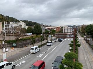 Fototapeta premium 西郷隆盛像前の道路の風景